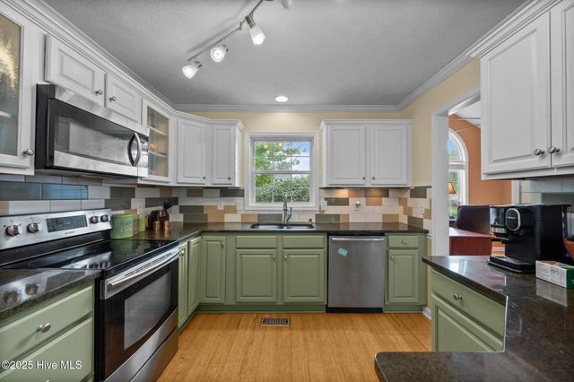 206 Lansing Court, Jacksonville, NC 28540