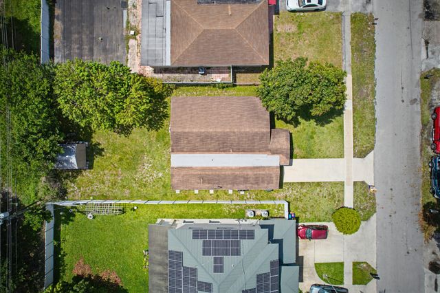 412 Broward Avenue, Greenacres, FL 33463