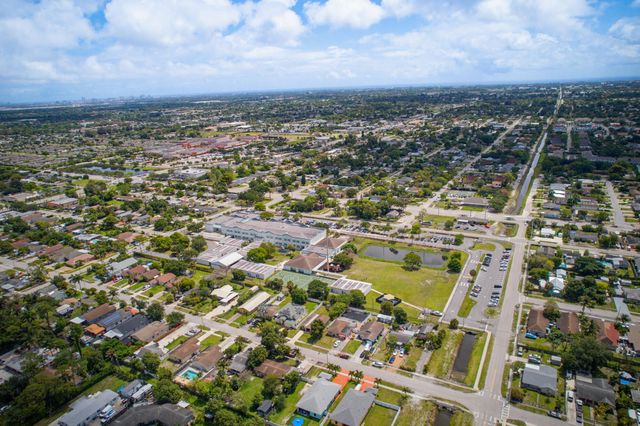 412 Broward Avenue, Greenacres, FL 33463