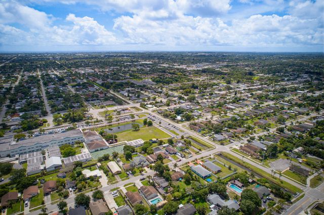 412 Broward Avenue, Greenacres, FL 33463
