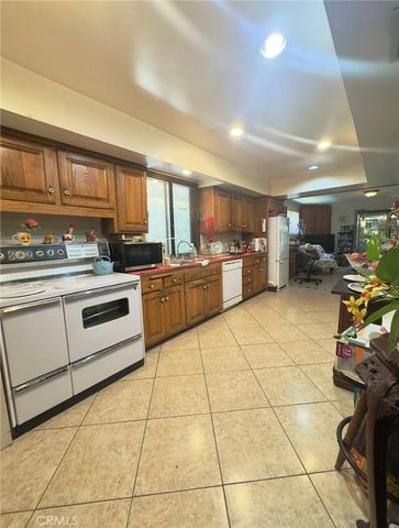 530 N Naomi, Burbank, CA 91505