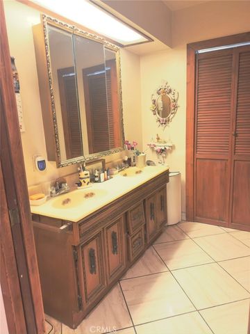 530 N Naomi, Burbank, CA 91505
