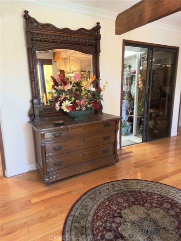 530 N Naomi, Burbank, CA 91505