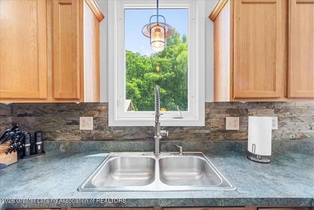 4659 Gables Wood Way, Webberville, MI 48892