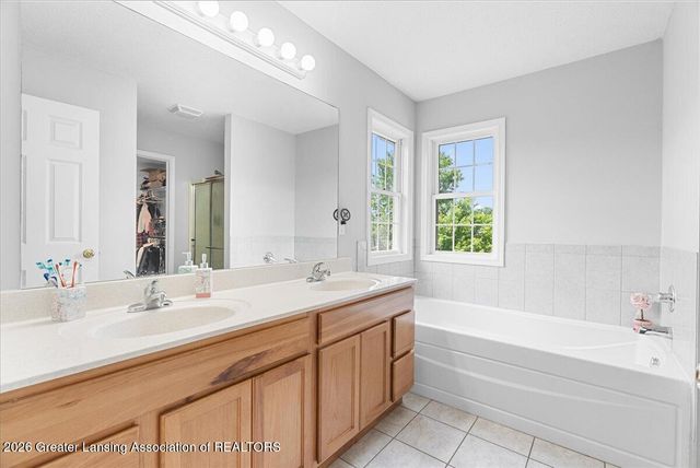4659 Gables Wood Way, Webberville, MI 48892