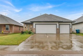 2400 Alta Vista Lane, Edmond, OK 73034