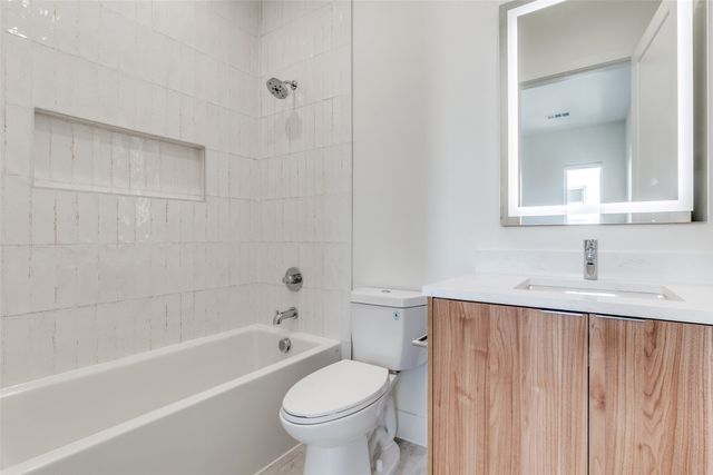 2206 Arroyo Avenue 401, Dallas, TX 75219