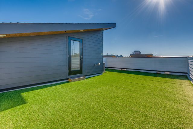 2206 Arroyo Avenue 401, Dallas, TX 75219