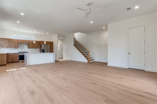 2206 Arroyo Avenue 401, Dallas, TX 75219