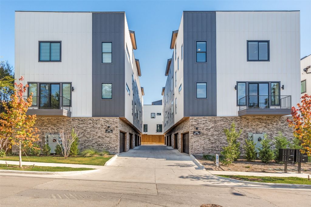 2206 Arroyo Avenue 401, Dallas, TX 75219