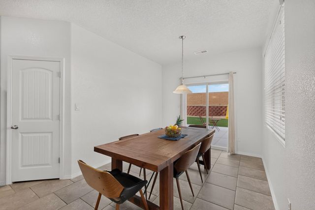 5929 Sandoval Drive NE, Rio Rancho, NM 87144