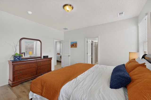 5929 Sandoval Drive NE, Rio Rancho, NM 87144