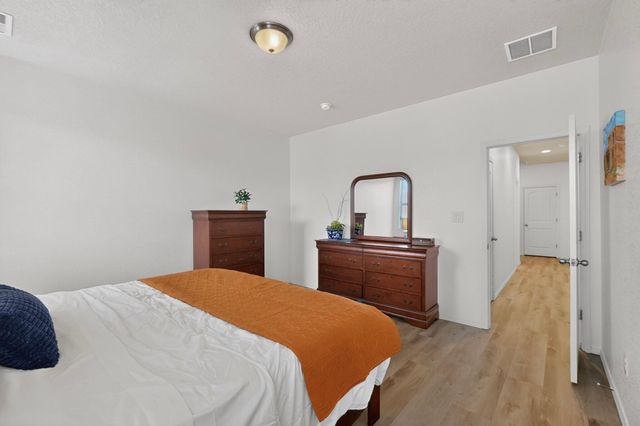 5929 Sandoval Drive NE, Rio Rancho, NM 87144