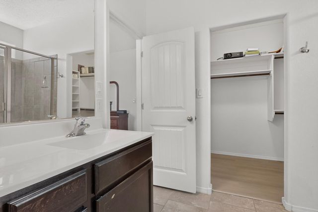 5929 Sandoval Drive NE, Rio Rancho, NM 87144