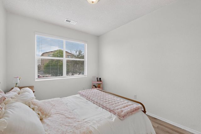 5929 Sandoval Drive NE, Rio Rancho, NM 87144
