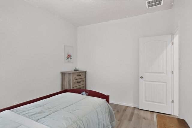 5929 Sandoval Drive NE, Rio Rancho, NM 87144