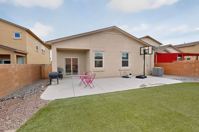 5929 Sandoval Drive NE, Rio Rancho, NM 87144