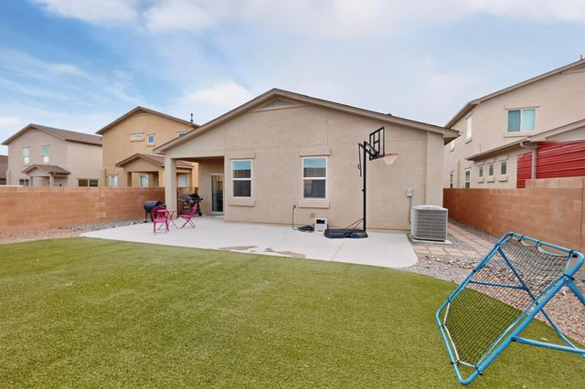 5929 Sandoval Drive NE, Rio Rancho, NM 87144
