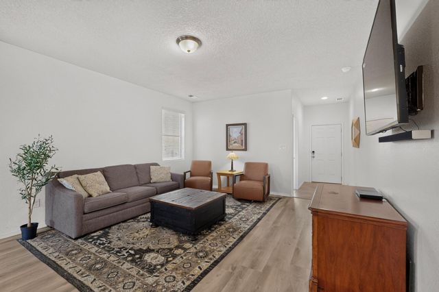 5929 Sandoval Drive NE, Rio Rancho, NM 87144