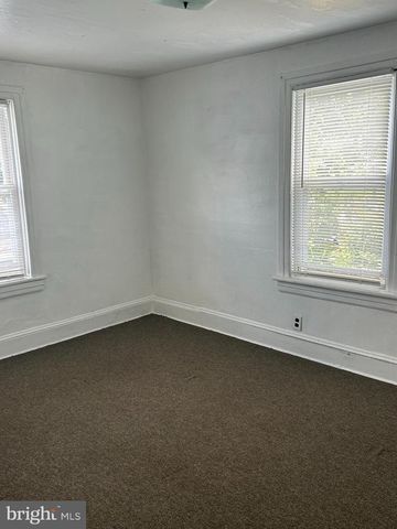 225-227 W BUCK ST, Paulsboro, NJ 08066