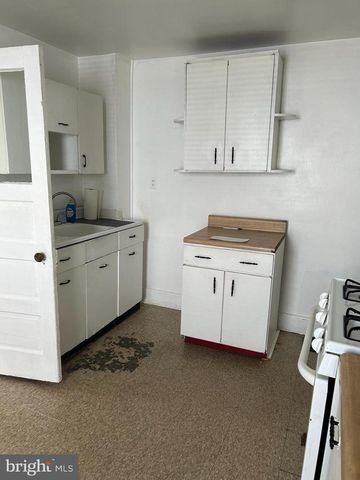 225-227 W BUCK ST, Paulsboro, NJ 08066