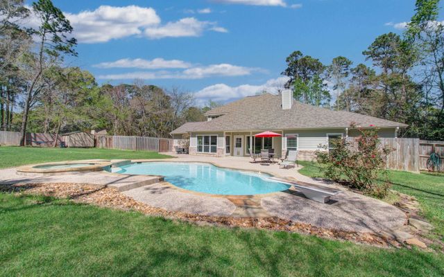 143 Briar Meadow, Huntsville, TX 77320