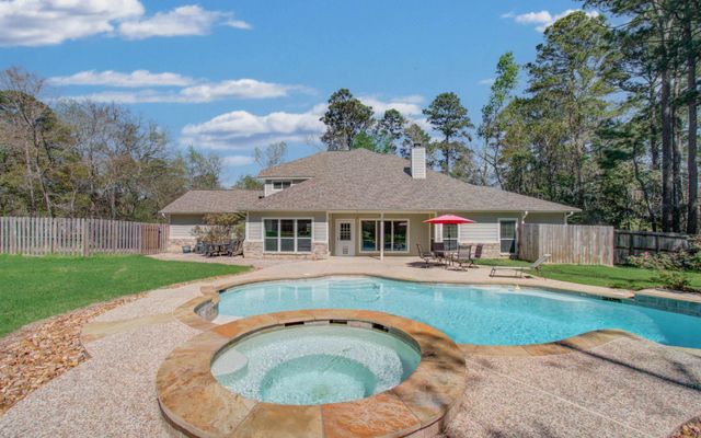 143 Briar Meadow, Huntsville, TX 77320