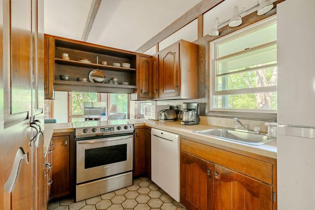 450 Lieutenant Island Road, Wellfleet, MA 02667
