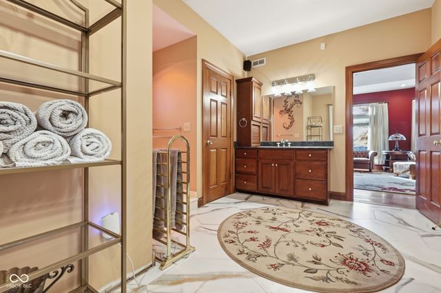 7515 W 96th Street, Zionsville, IN 46077