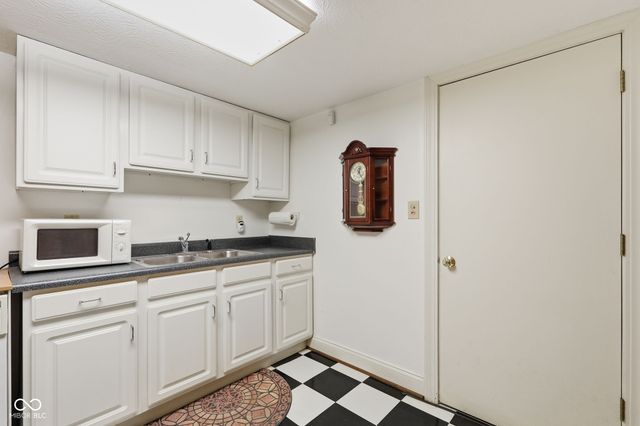 7515 W 96th Street, Zionsville, IN 46077