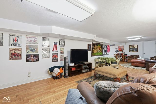 7515 W 96th Street, Zionsville, IN 46077