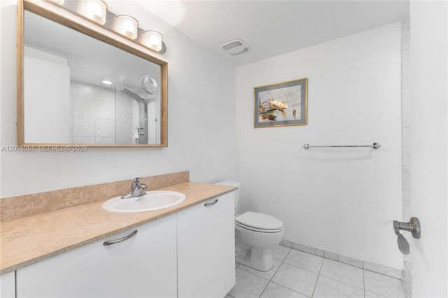 3180 SW 22nd Ter 501, Miami, FL 33145