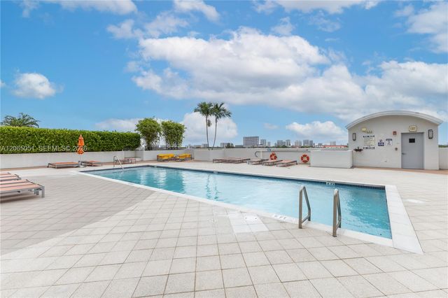 3180 SW 22nd Ter 501, Miami, FL 33145