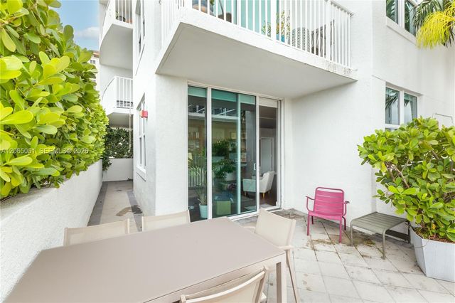 3180 SW 22nd Ter 501, Miami, FL 33145
