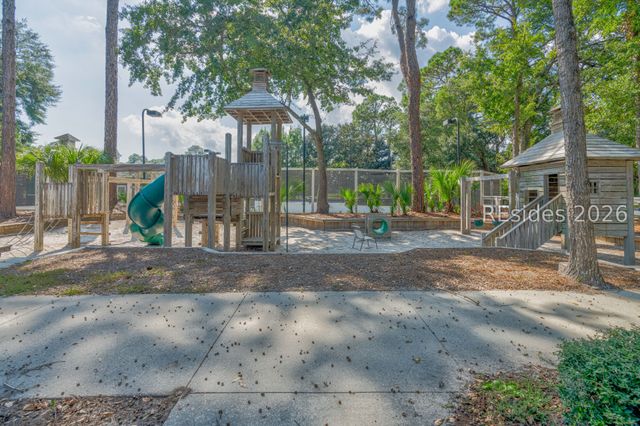 6 Stonewall Cir, Hilton Head Island, SC 29926