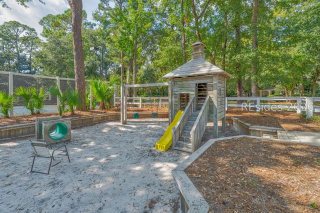 6 Stonewall Cir, Hilton Head Island, SC 29926