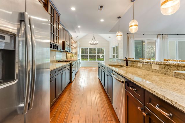 6 Stonewall Cir, Hilton Head Island, SC 29926