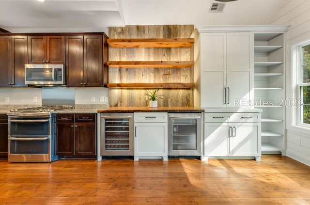 6 Stonewall Cir, Hilton Head Island, SC 29926