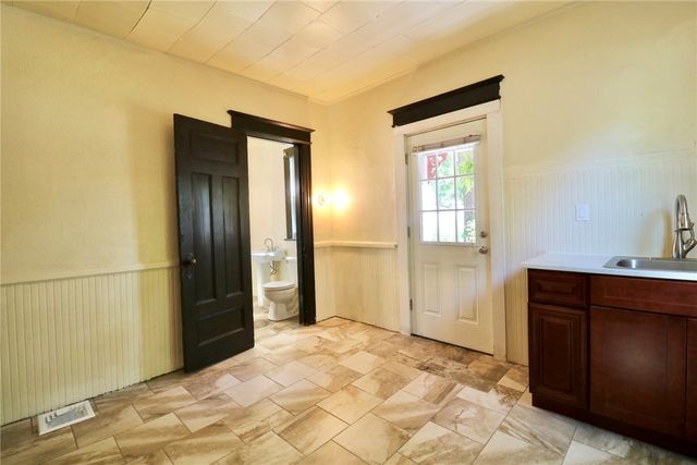 75 Peck Street, Rochester, NY 14609