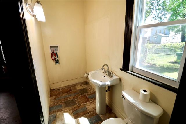 75 Peck Street, Rochester, NY 14609