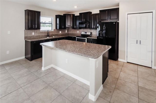 10162 CARLOWAY HILLS DRIVE, Wimauma, FL 33598