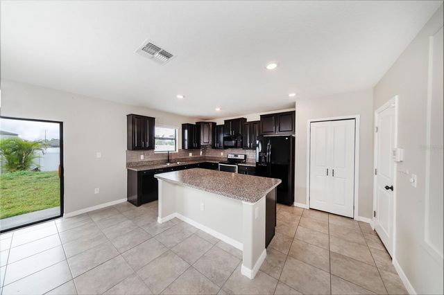 10162 CARLOWAY HILLS DRIVE, Wimauma, FL 33598