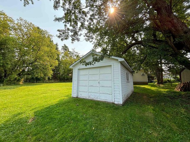 404 E Iron Street, Bessemer, MI 49911