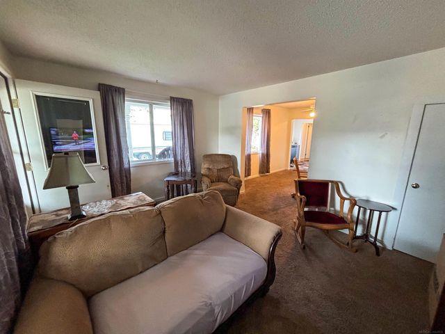 404 E Iron Street, Bessemer, MI 49911