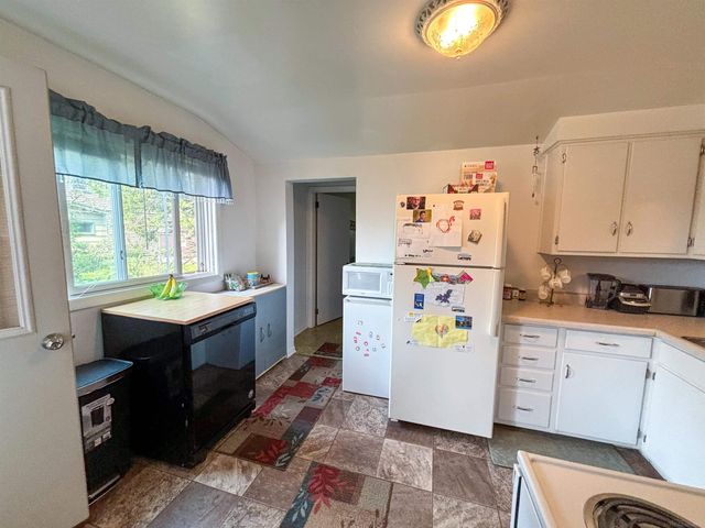 404 E Iron Street, Bessemer, MI 49911