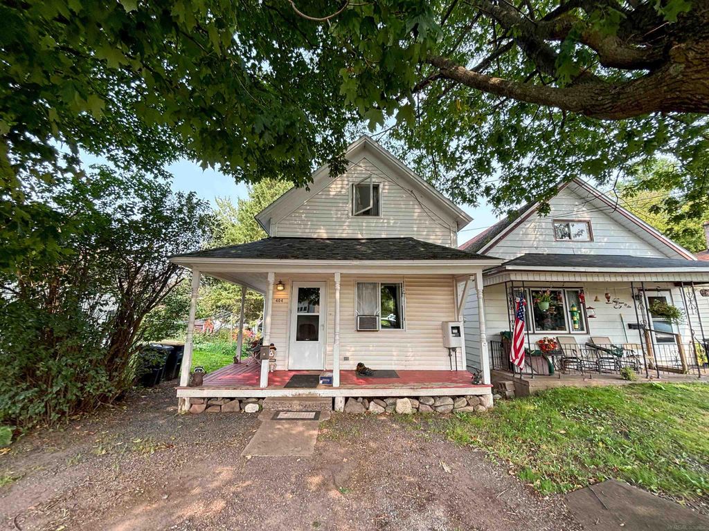 404 E Iron Street, Bessemer, MI 49911