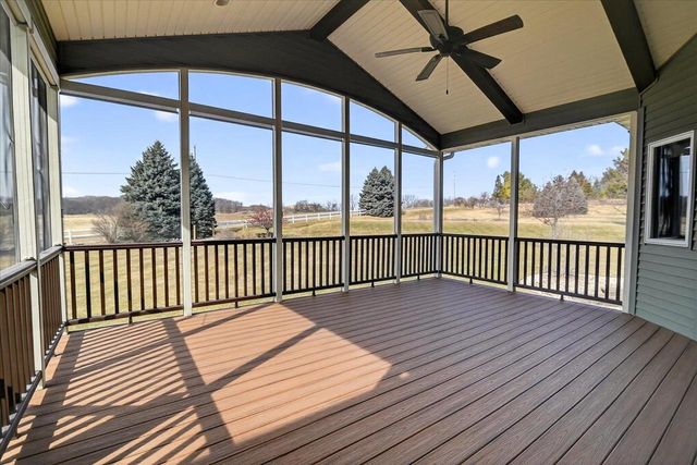 3168 Castleton Crossing, Sun Prairie, WI 53590