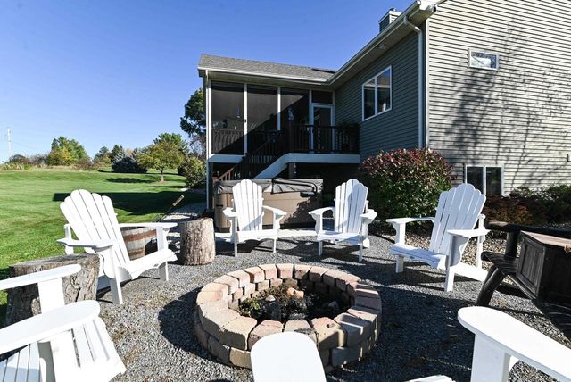 3168 Castleton Crossing, Sun Prairie, WI 53590