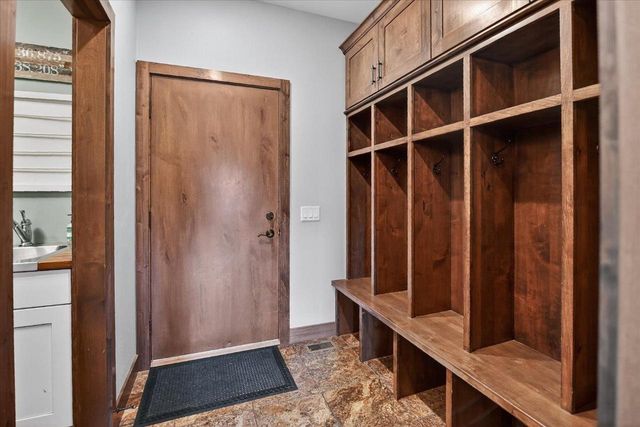 3168 Castleton Crossing, Sun Prairie, WI 53590