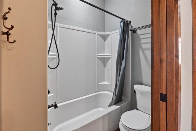 3168 Castleton Crossing, Sun Prairie, WI 53590